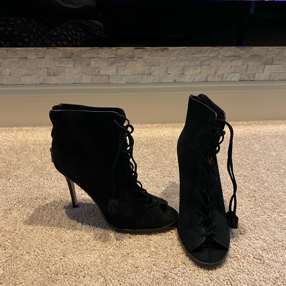 Coach heels never worn